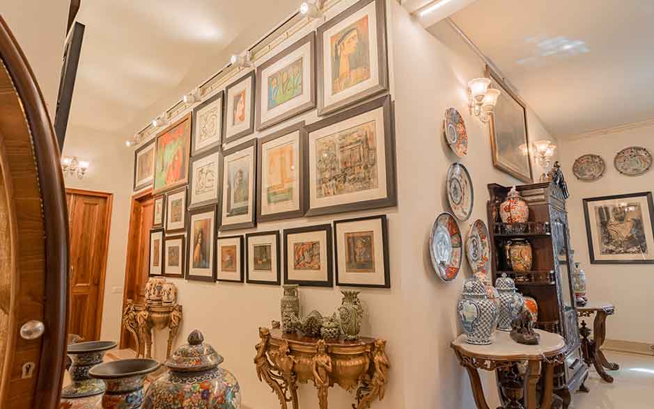 Paintings-and-Artefacts-5-paint-wall-chandigarh-homestay